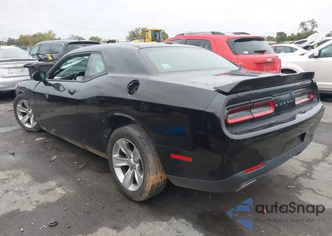 2021 Dodge Challenger Sxt z USA, uszkodzony, nr VIN 2C3CDZAG3MH630859